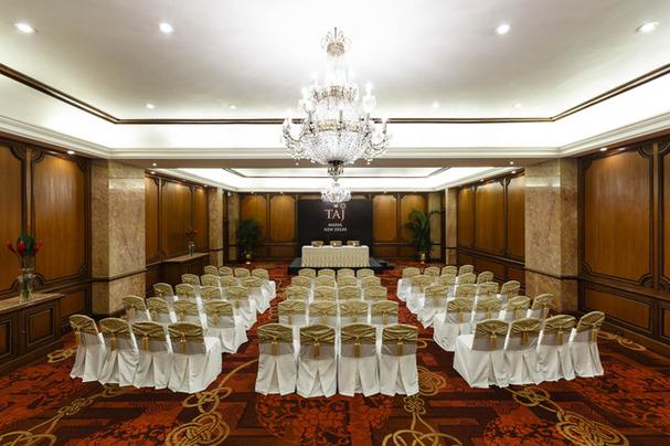 om international hotel delhi,Location and Accessibility