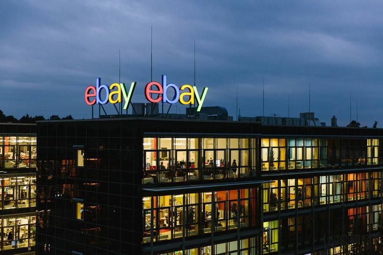 how does bidding om ebay work,How Does Bidding on eBay Work?